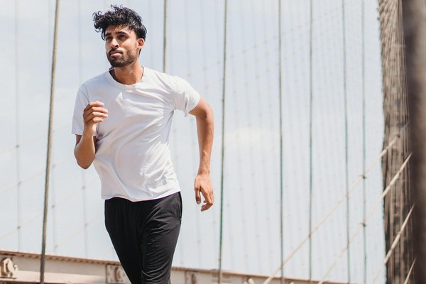 Lifting à Allauch : rajeunissez votre visage naturellement